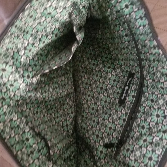 💗Vera Bradley large crossbody and matching wallet - Picture 5 of 7